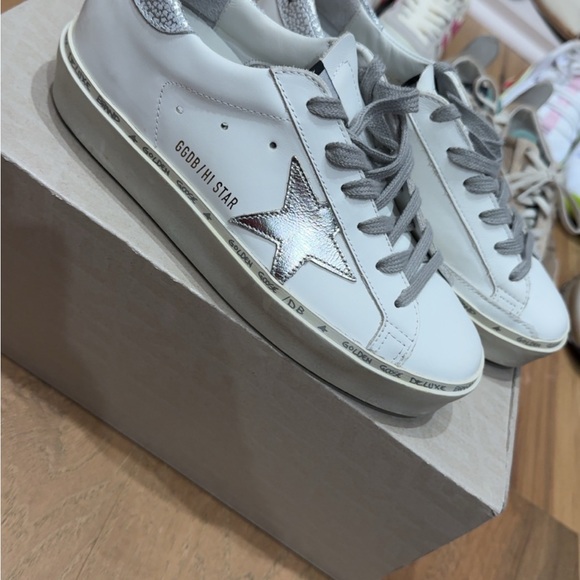 Golden Goose Cream and Gray Star Sneakers - Picture 3 of 3